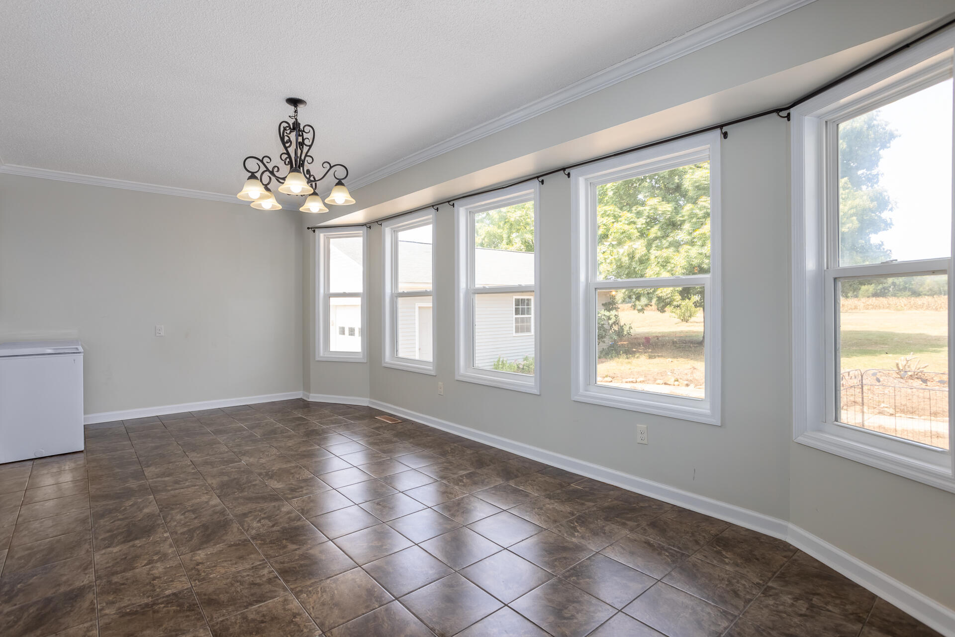 25521 Capshaw Road Athens, AL 35613 - Photo 8 of 37 Dining Room