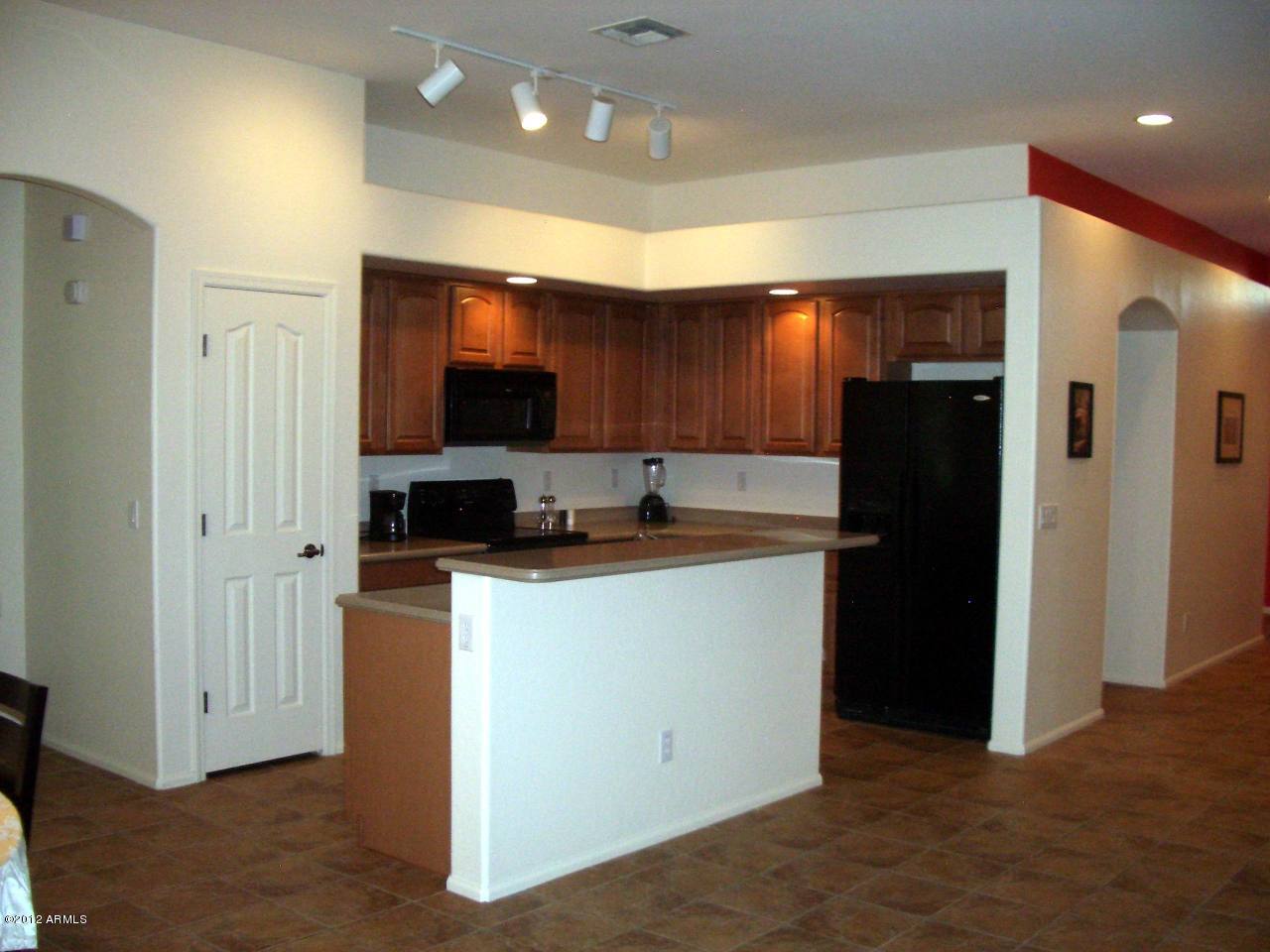 43827 Roth Road Maricopa, AZ 85138 - Photo 3 of 32 Large Open Kitchen