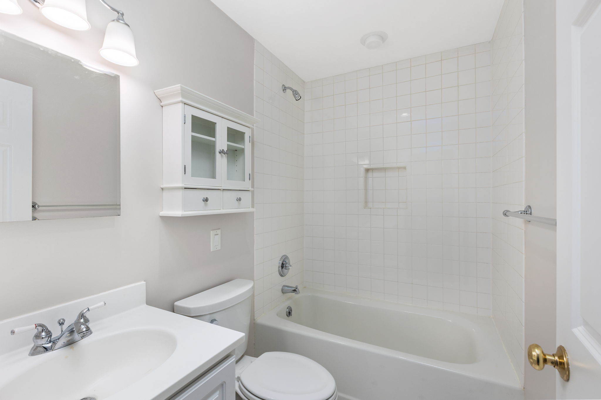 160 Glenbrook Road, Unit 3D Stamford, CT 06902 - Photo 15 of 26 a bathroom with a sink toilet and shower