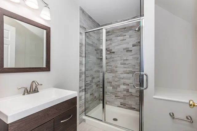 $675,000 | 160 Glenbrook Road, Unit 3D, Stamford, CT 06902