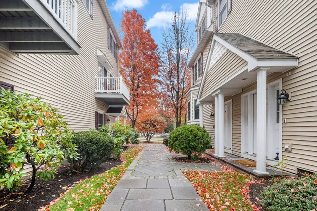 $675,000 | 160 Glenbrook Road, Unit 3D, Stamford, CT 06902