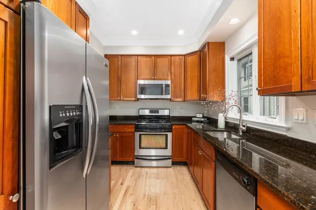 $675,000 | 160 Glenbrook Road, Unit 3D, Stamford, CT 06902