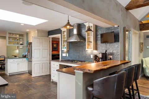 $1,195,000 | 21 Holly Lane, Wilmington, DE 19807