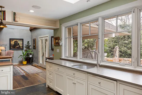 $1,195,000 | 21 Holly Lane, Wilmington, DE 19807