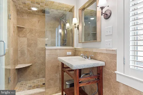 $1,195,000 | 21 Holly Lane, Wilmington, DE 19807