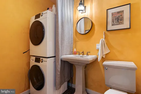 $1,195,000 | 21 Holly Lane, Wilmington, DE 19807