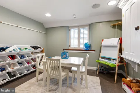 $1,195,000 | 21 Holly Lane, Wilmington, DE 19807