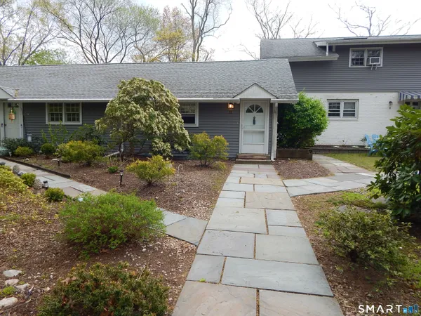 $185,000 | 15 Sunset Terrace, Unit 11, Essex, CT 06426