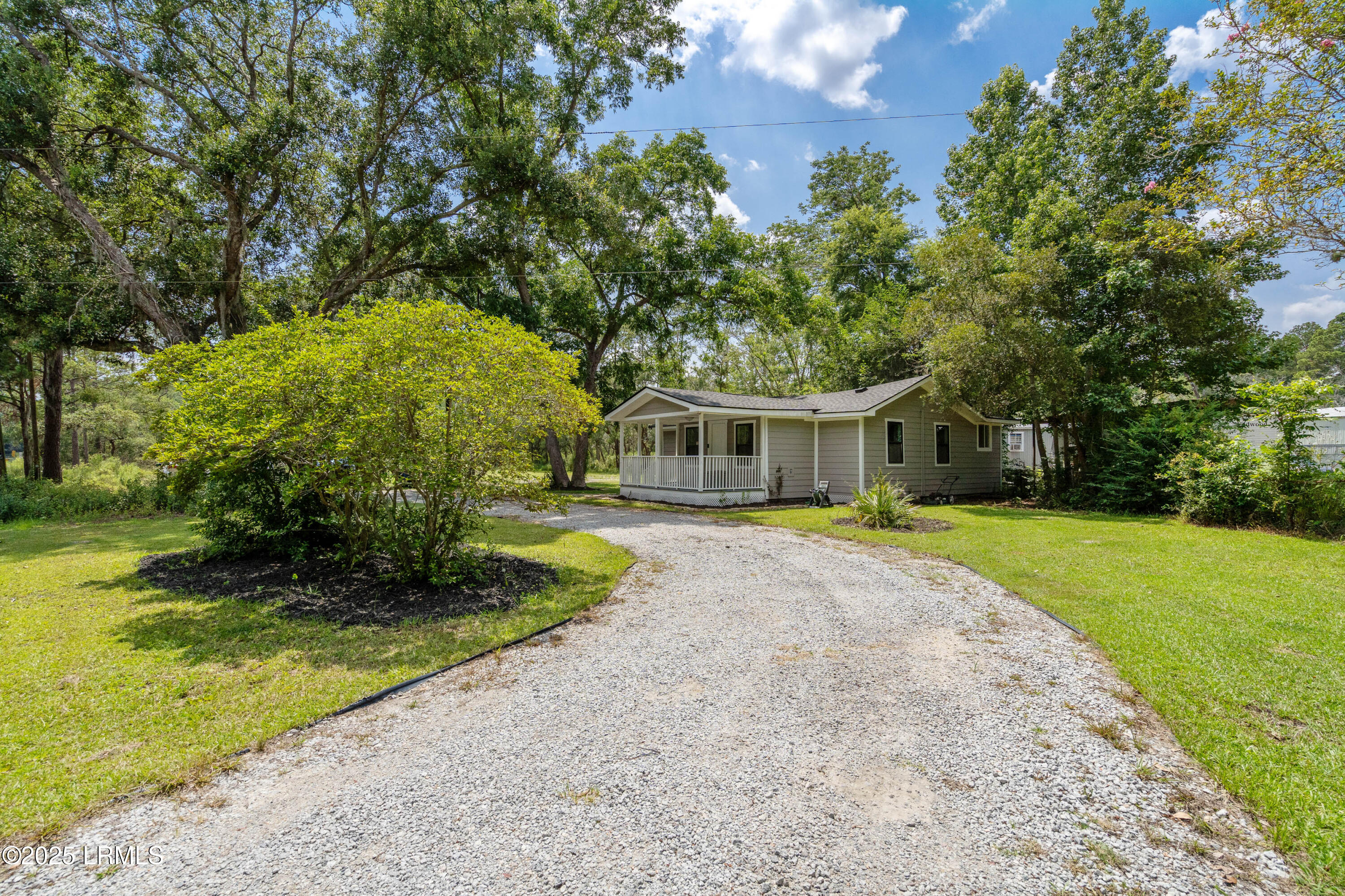7058 Roseida Road Beaufort, SC 29906 - Photo 3 of 30 7058 Roseida-6