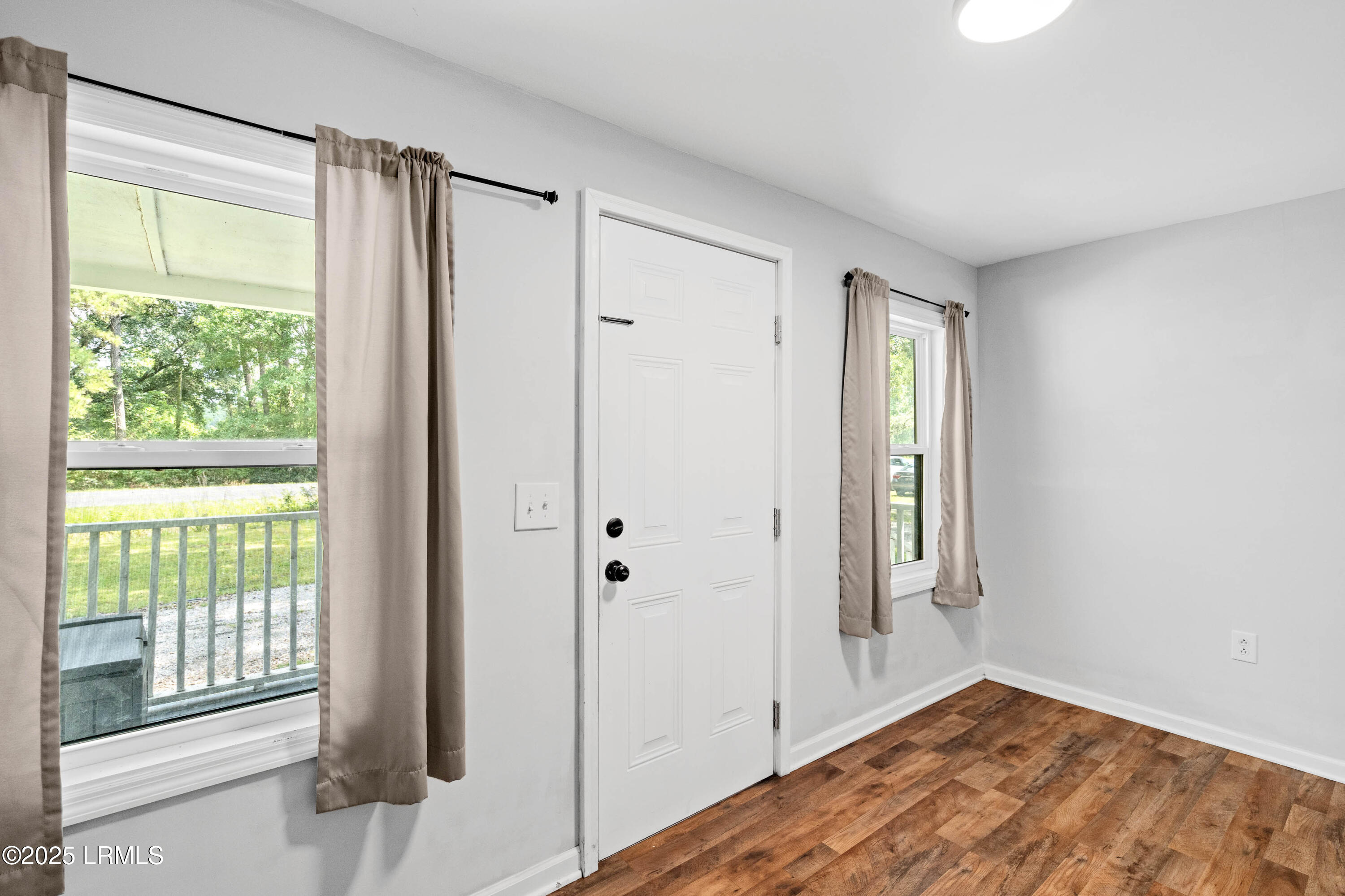 7058 Roseida Road Beaufort, SC 29906 - Photo 9 of 30 7058 Roseida-13