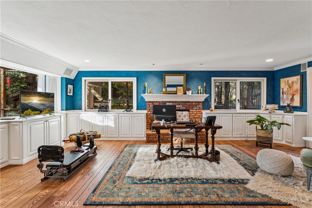 469 Golf Course Road Lake Arrowhead, CA 92352 - Photo 17 of 75 Lower lever living room