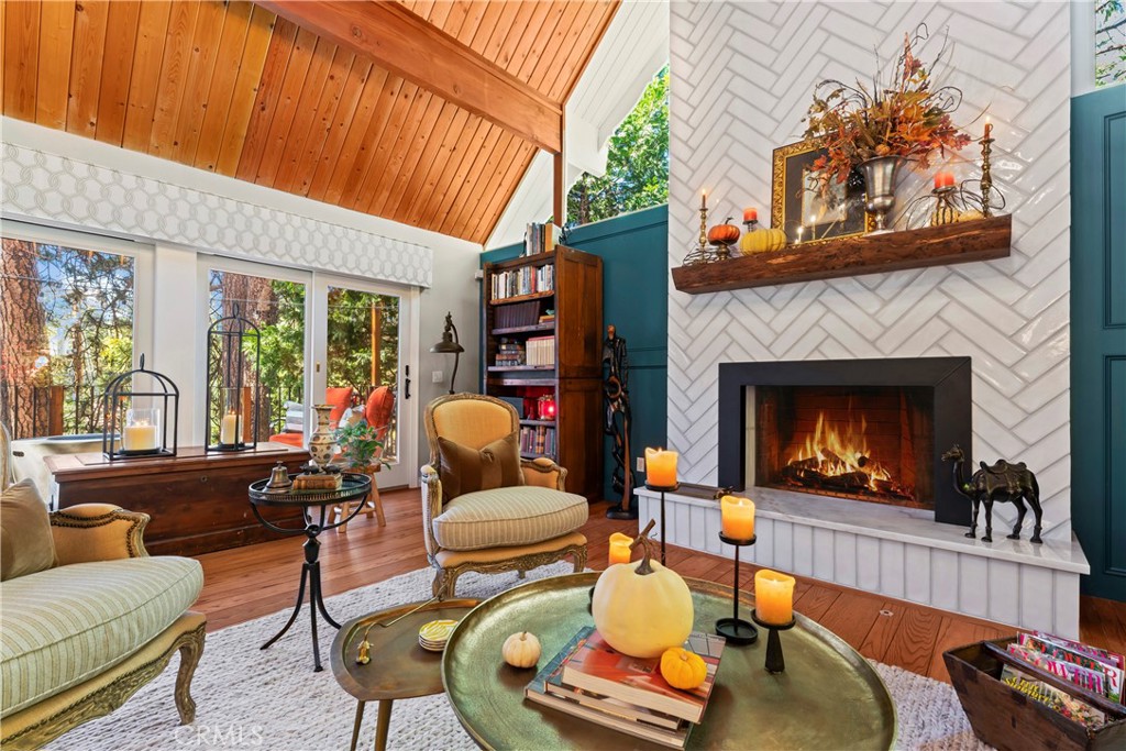 469 Golf Course Road Lake Arrowhead, CA 92352 - Photo 36 of 75 Main level living room