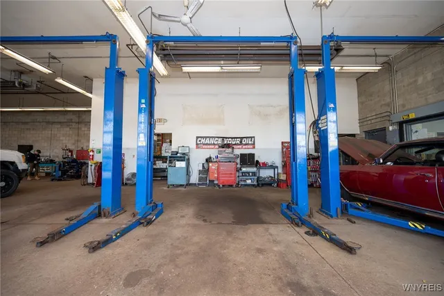 $900,000 | 2831 Transit Road, Elma, NY 14059