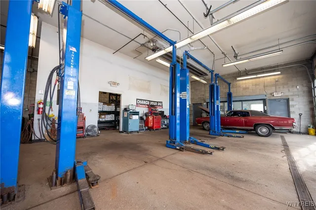 $900,000 | 2831 Transit Road, Elma, NY 14059