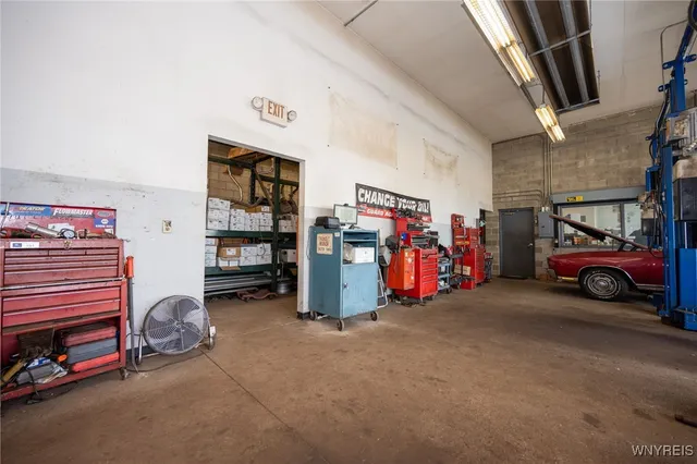 $900,000 | 2831 Transit Road, Elma, NY 14059