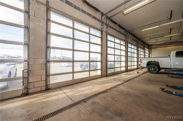 $900,000 | 2831 Transit Road, Elma, NY 14059