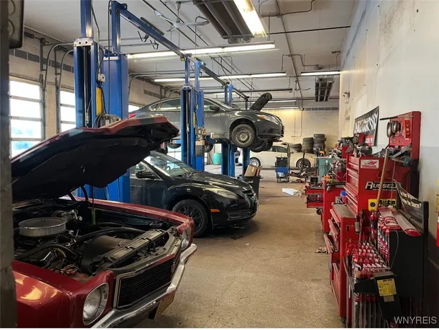 $900,000 | 2831 Transit Road, Elma, NY 14059