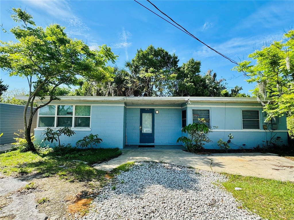 1202 East Caroline St  