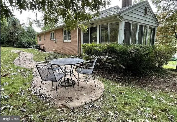 $4,800 | 3637 38th Street North, Arlington, VA 22207