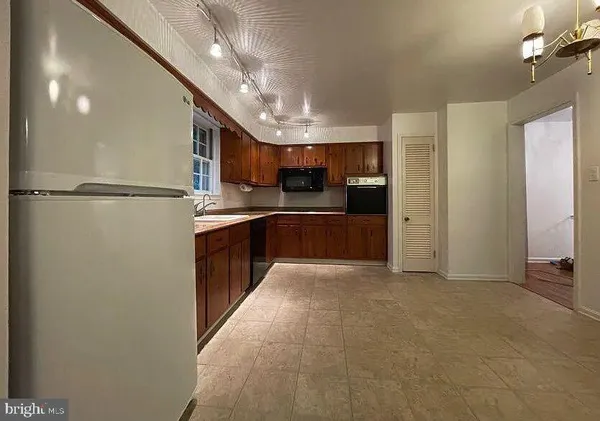$4,800 | 3637 38th Street North, Arlington, VA 22207