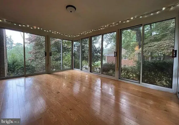 $4,800 | 3637 38th Street North, Arlington, VA 22207