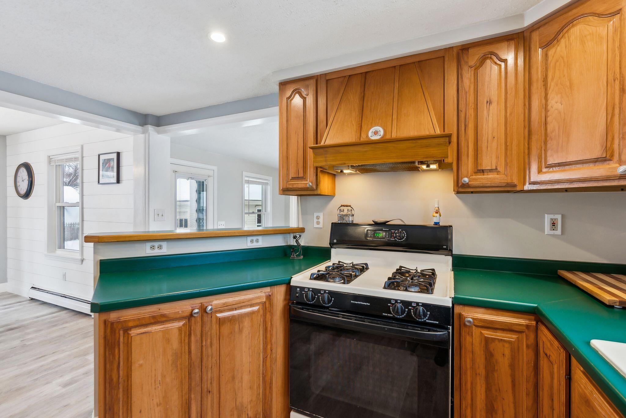 33 Ridgeway Avenue Sanford, ME 04073 - Photo 10 of 42 17_DSC01589