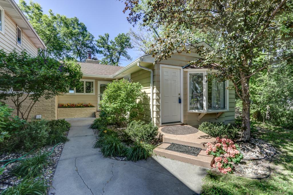 25360 Birch Bluff Road Shorewood, MN 55331 - Photo 24 of 25