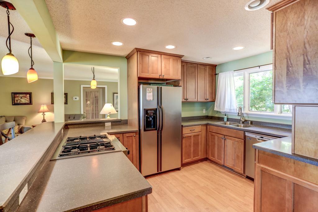 25360 Birch Bluff Road Shorewood, MN 55331 - Photo 7 of 25