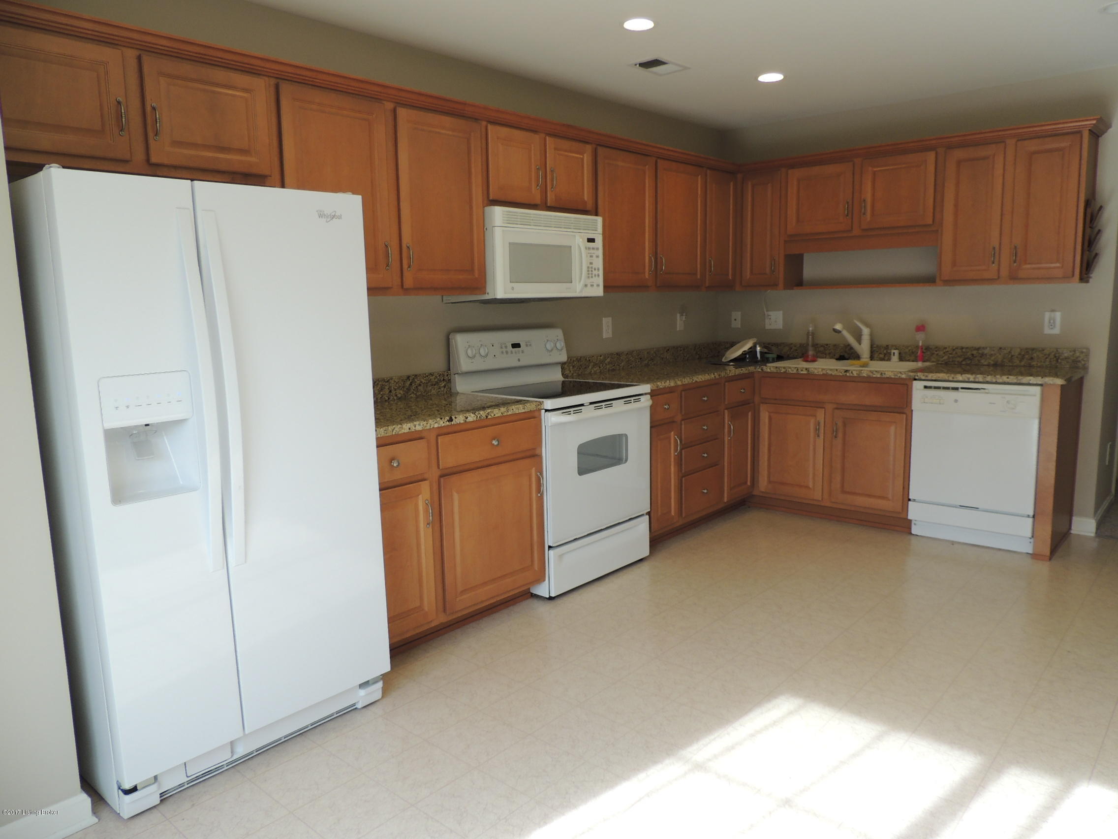 6410 Renate Road Louisville, KY 40291 - Photo 17 of 22 DSCN5967