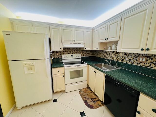 9300 Southwest 8th Street, Unit 218 Boca Raton, FL 33428 - Photo 6 of 14 Kitchen