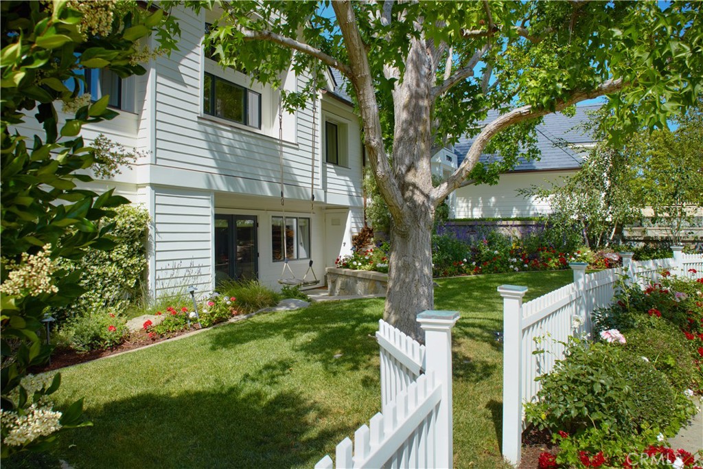 2 Royal St George Road Newport Beach, CA 92660 - Photo 45 of 48 a view of a house with backyard and garden