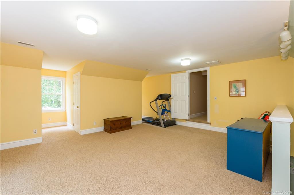 3112 Plantation Road Charlotte, NC 28270 - Photo 17 of 19 Gallery Image 17