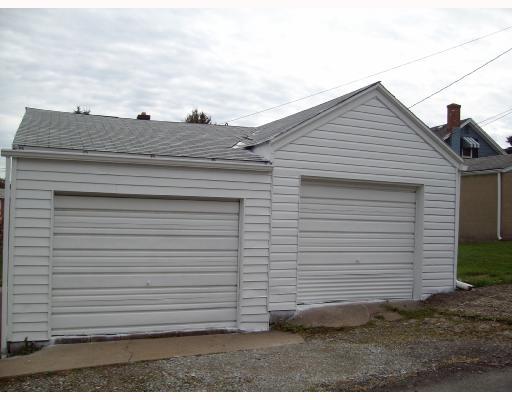 1419 Springhill Road Natrona Heights, PA 15065 - Photo 4 of 11 Parking Lot/Garage.