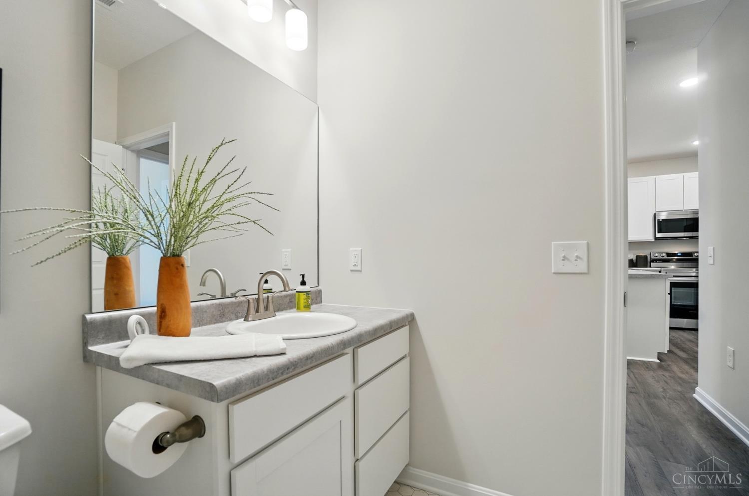 2456 Houston Road Cincinnati, OH 45231 - Photo 7 of 12 Gallery Image 7