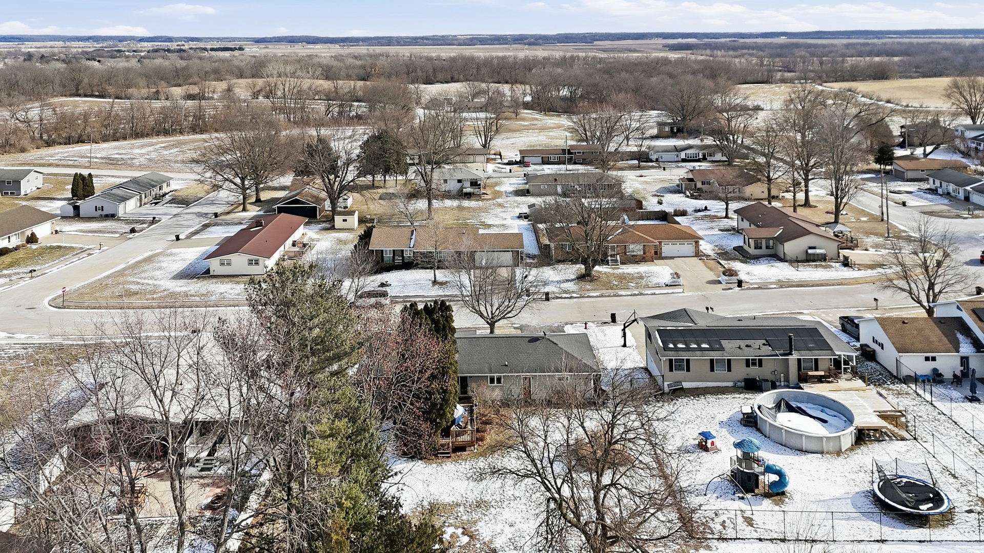302 Baker Street Fulton, IL 61252 - Photo 3 of 34