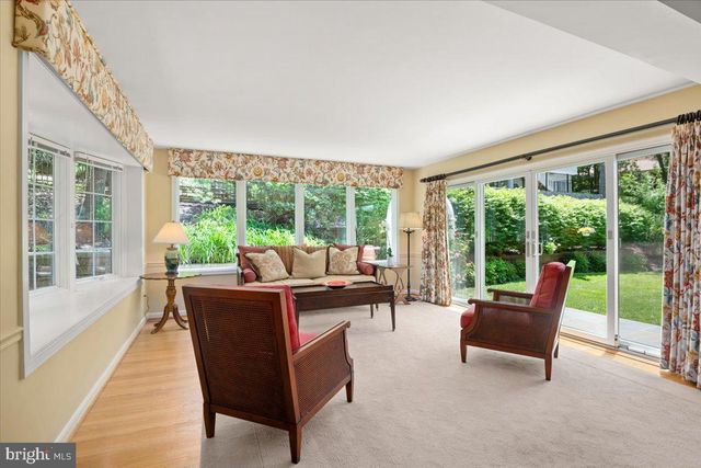 $1,400,000 | 4013 Fort Worth Avenue, Alexandria, VA 22304