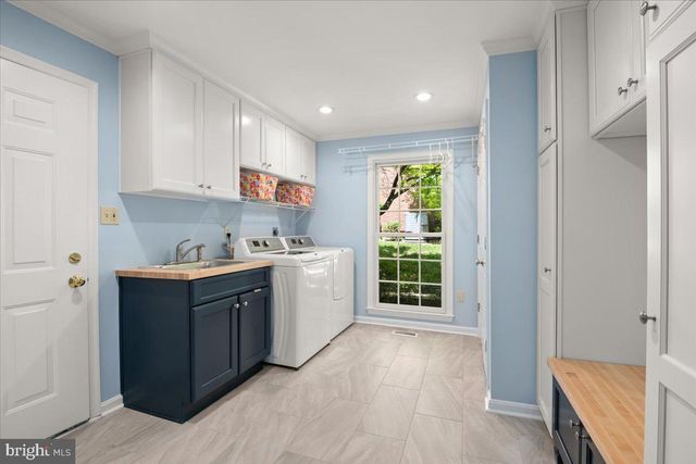 $1,400,000 | 4013 Fort Worth Avenue, Alexandria, VA 22304