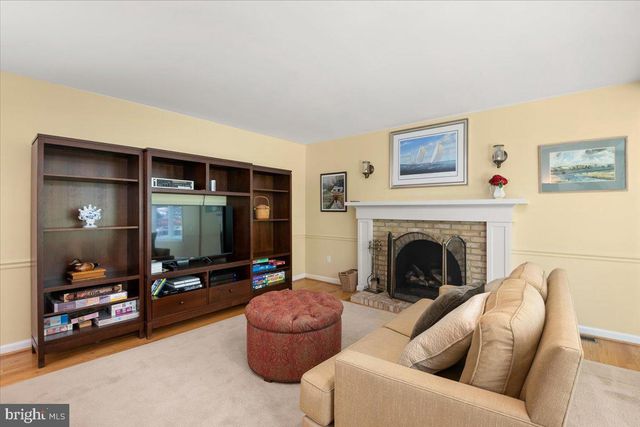 $1,400,000 | 4013 Fort Worth Avenue, Alexandria, VA 22304