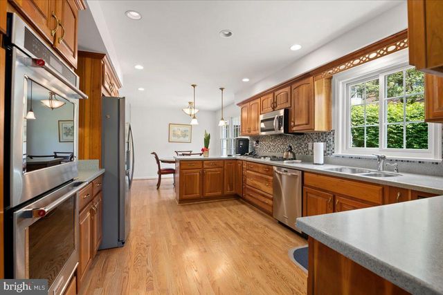 $1,400,000 | 4013 Fort Worth Avenue, Alexandria, VA 22304