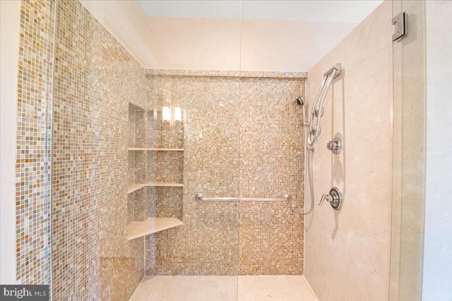 $1,400,000 | 4013 Fort Worth Avenue, Alexandria, VA 22304