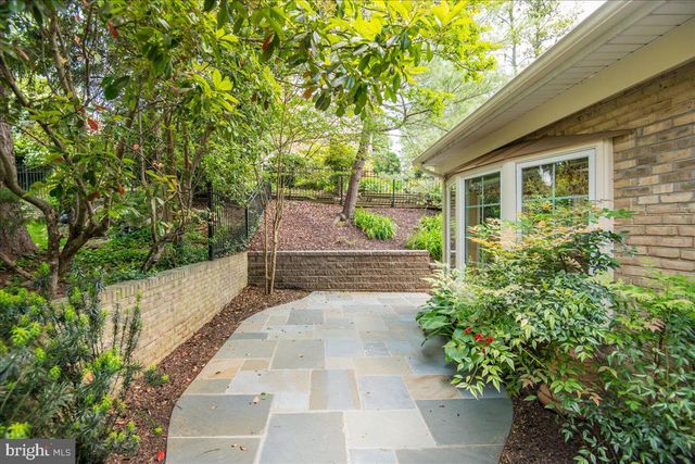 $1,400,000 | 4013 Fort Worth Avenue, Alexandria, VA 22304