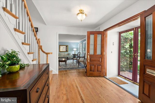 $1,400,000 | 4013 Fort Worth Avenue, Alexandria, VA 22304