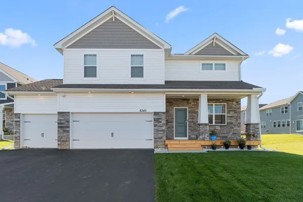 $599,990 | 8345 Shire Trail, St. Paul, MN 55129