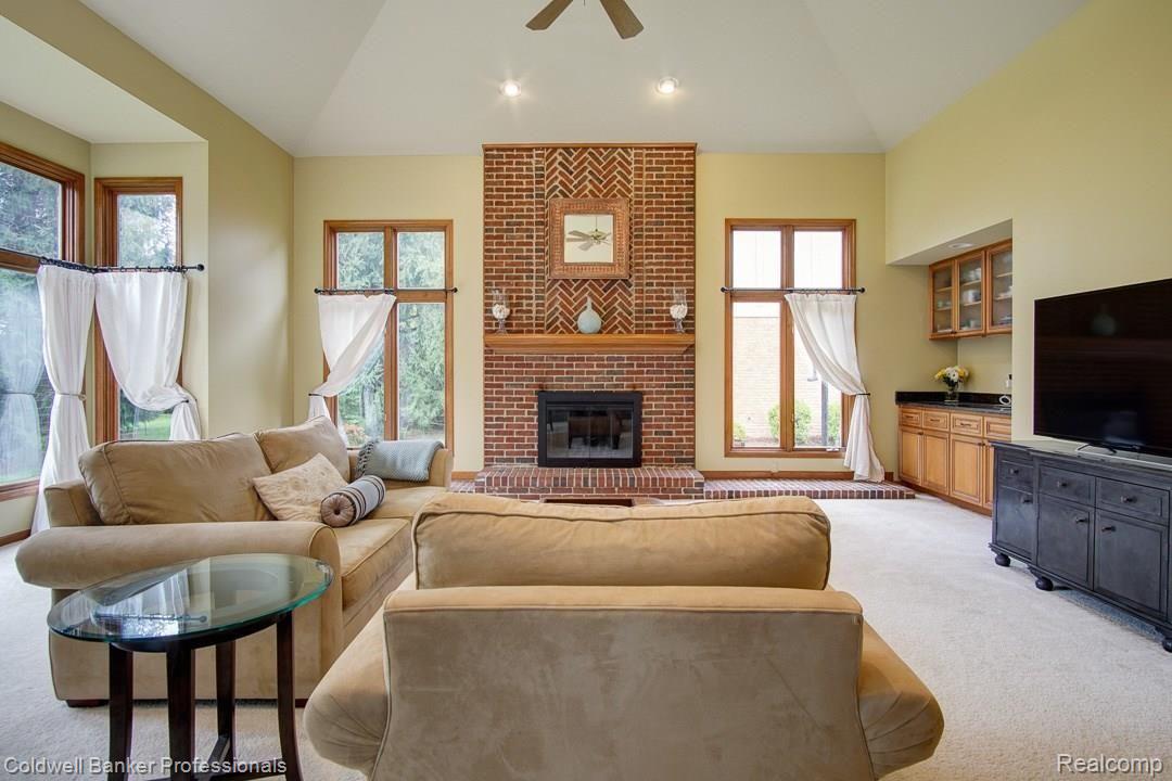 3679 Merriweather Lane Rochester, MI 48306 - Photo 14 of 34 3679-Merriweather-014.jpg