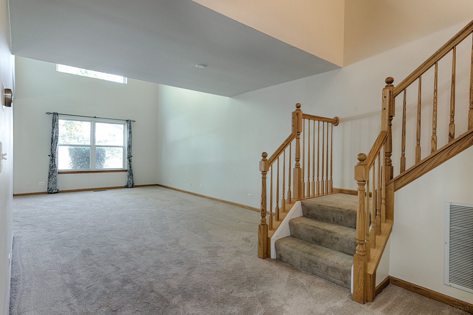 3261 Cool Springs Court Naperville, IL 60564 - Photo 10 of 25 a view of an empty room with stairs