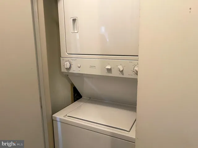 a close up view of washer and dryer