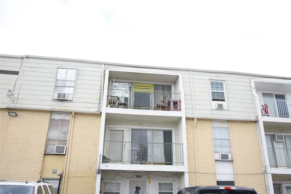 $34,900 | 8200 South Broadway Street, Unit 158N, Houston, TX 77061