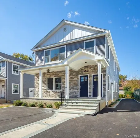 $5,200 | 207 Nassau Boulevard, Unit A, Garden City, NY 11530