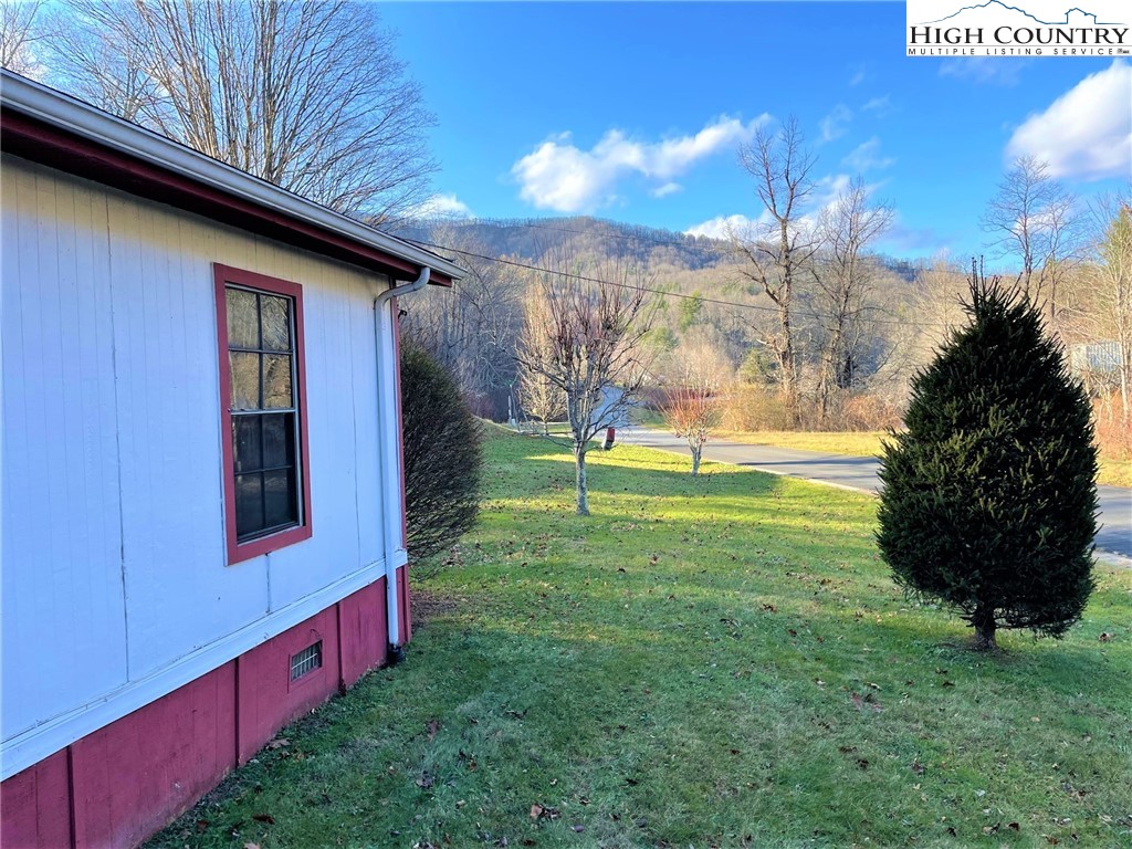 130 Tom Pless Road West Jefferson, NC 28694 - Photo 5 of 26 Gallery Image 5