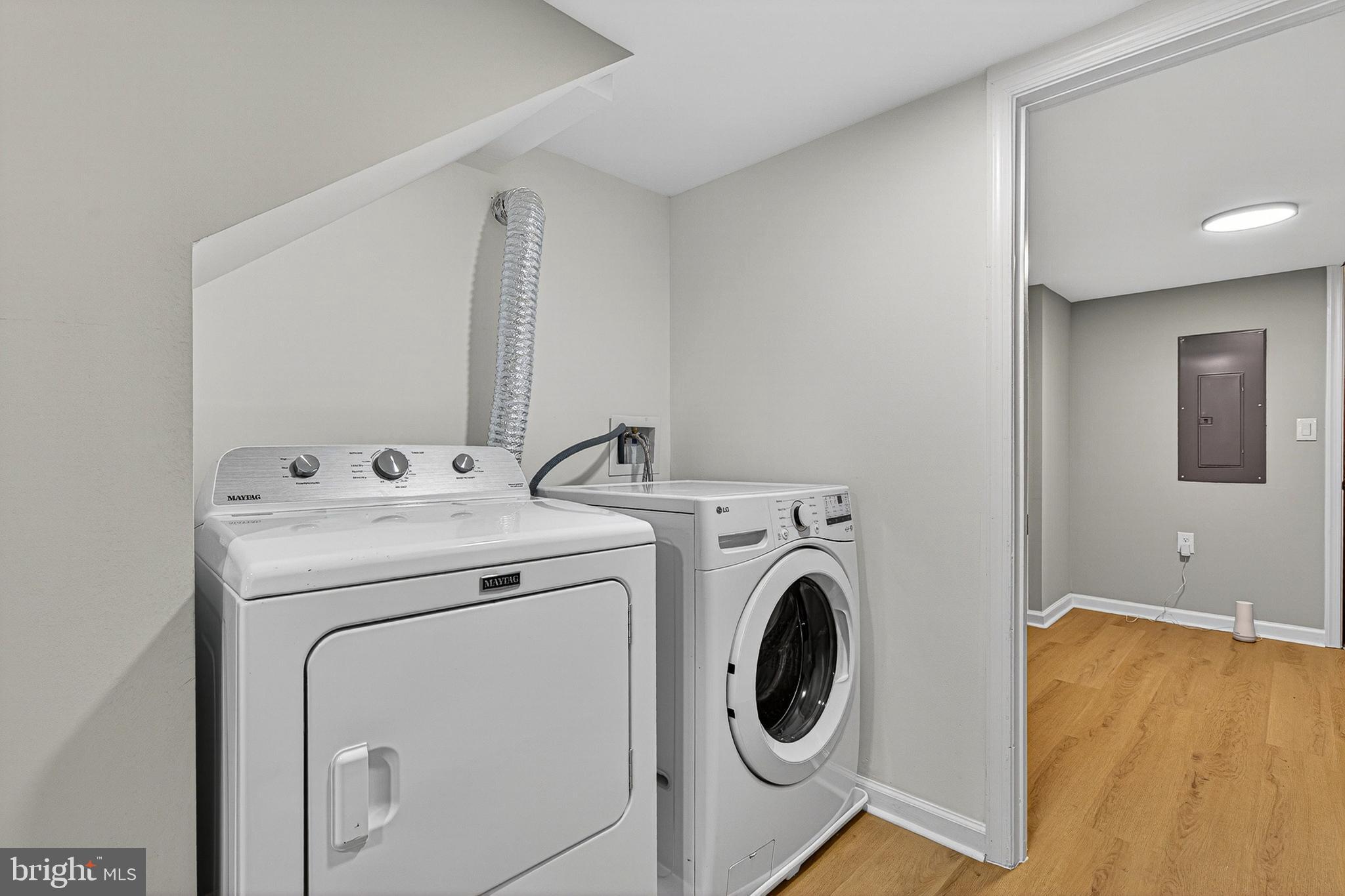 2518 West Fayette Street Baltimore, MD 21223 - Photo 27 of 32 a utility room with dryer and washer
